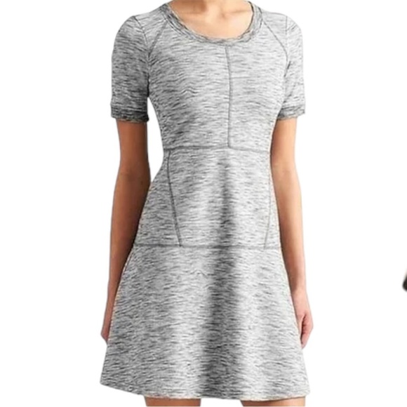 Athleta Dresses & Skirts - Athleta En Route Fit Flare Skater Heathered Grey Dress